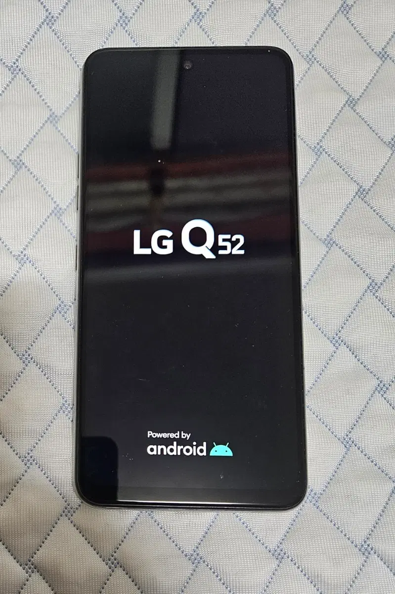 LG Q52 스마트폰