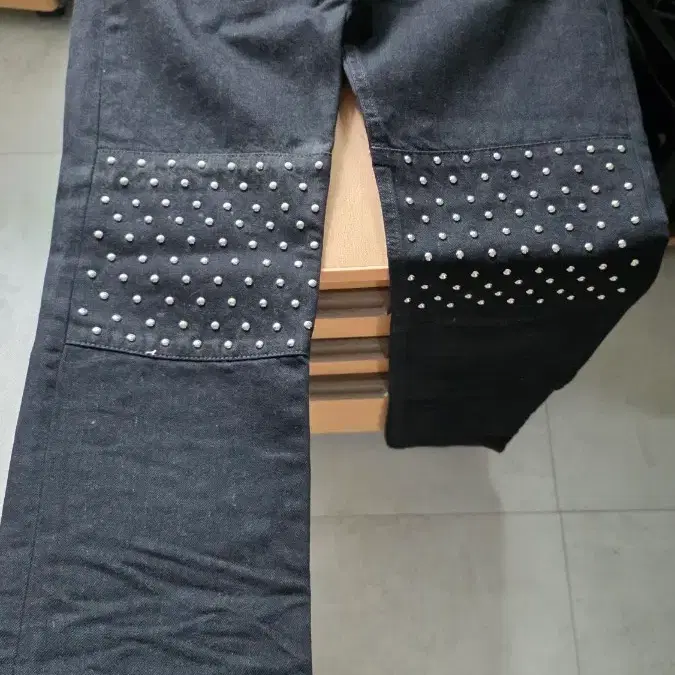 러브모스키노 블랙 스터드 데님 팬츠 W32