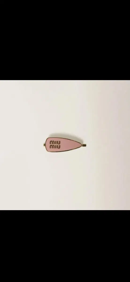 미우미우 헤어핀 베이비핑크