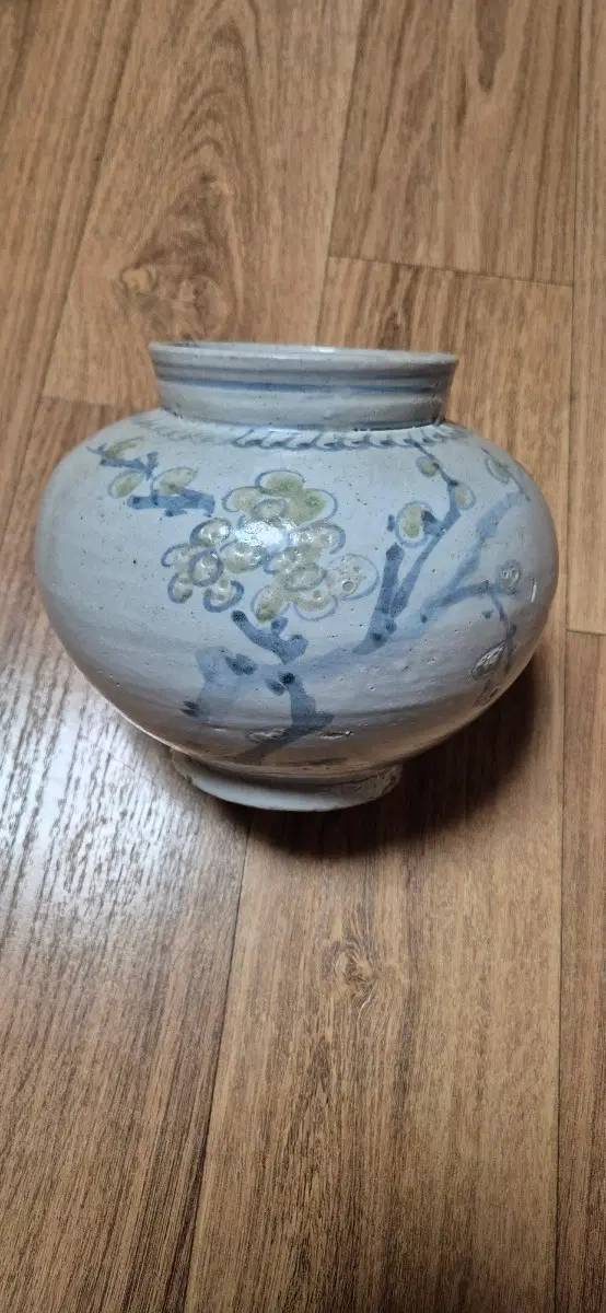 조선시대 청화백자 매화,나비,초문 항아리