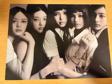NewJeans Blue Book 포스터 전원