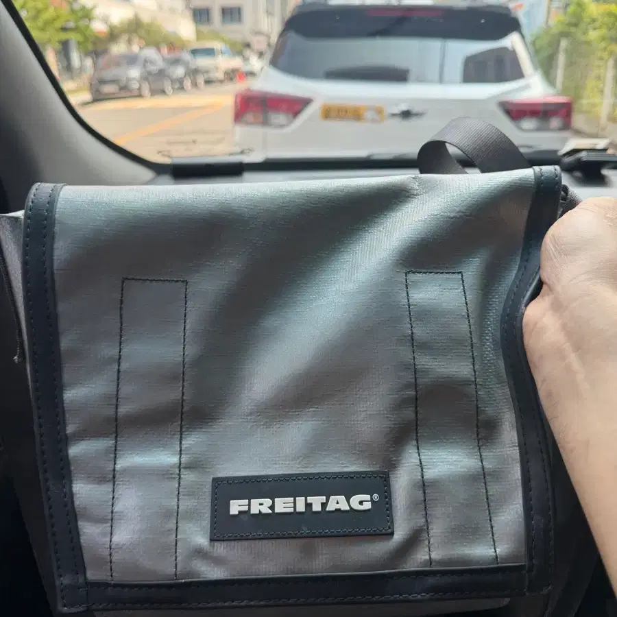 프라이탁 메신저백 그레이