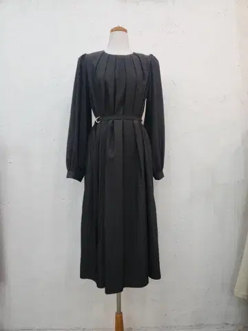 검정색 핀턱 벨트 원피스