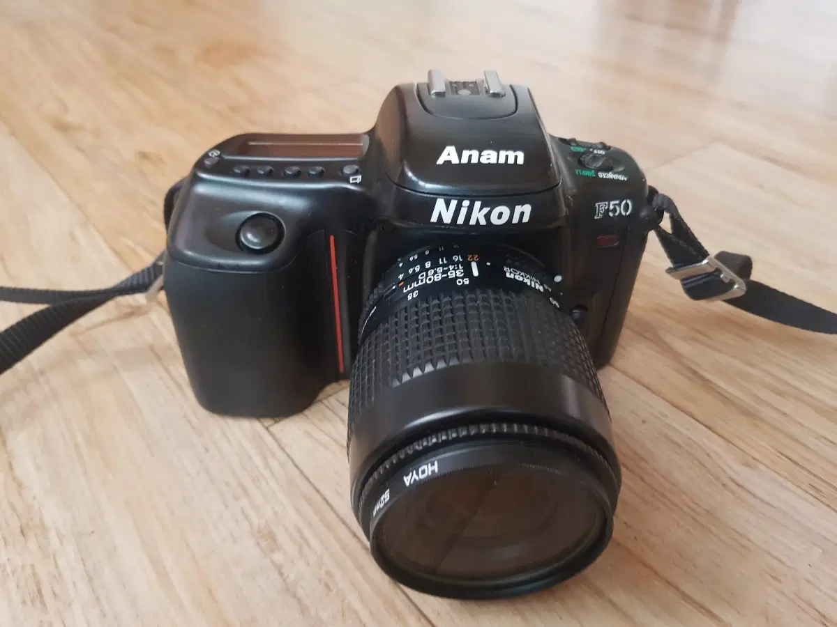 니콘 F50 필름 카메라 (35-80mm 렌즈)