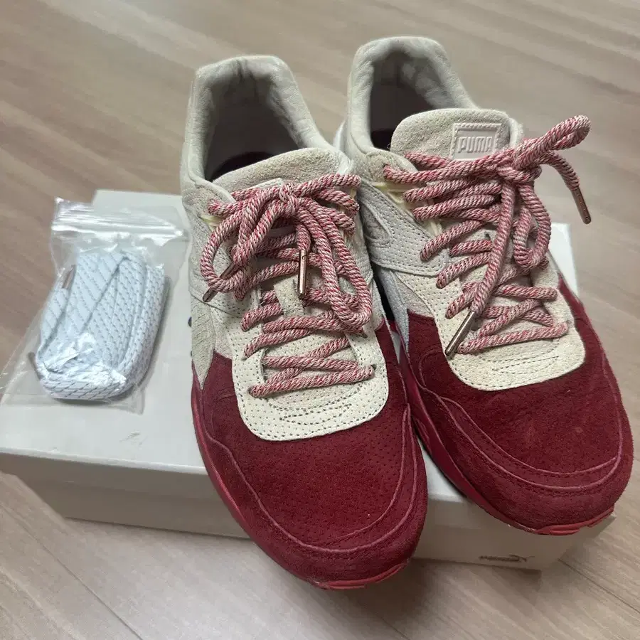 푸마 x KITH 로니 피그 R698 로우 사쿠라
