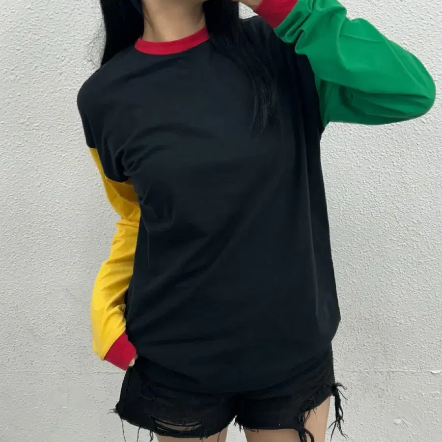JW앤더슨 옐로우그린배색 블랙 롱슬리브 S