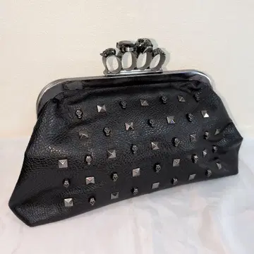 스컬 모티브 너클 더스터 클러치백 블랙
