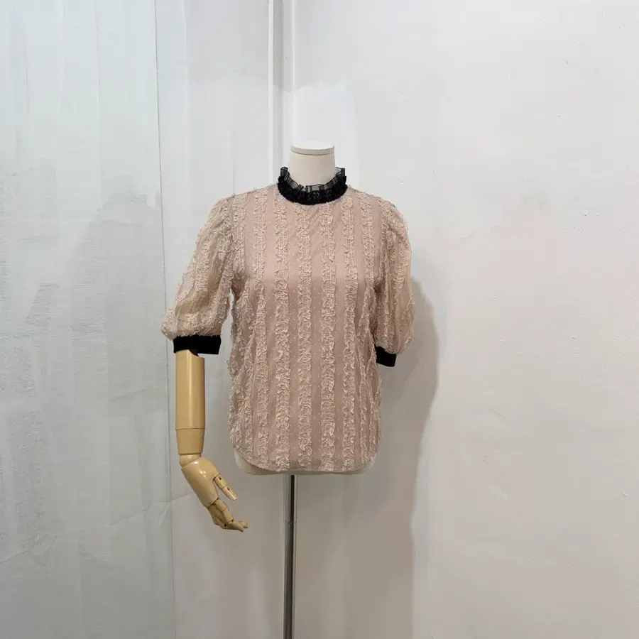 시스루스타일 레이스 반팔블라우스 5117