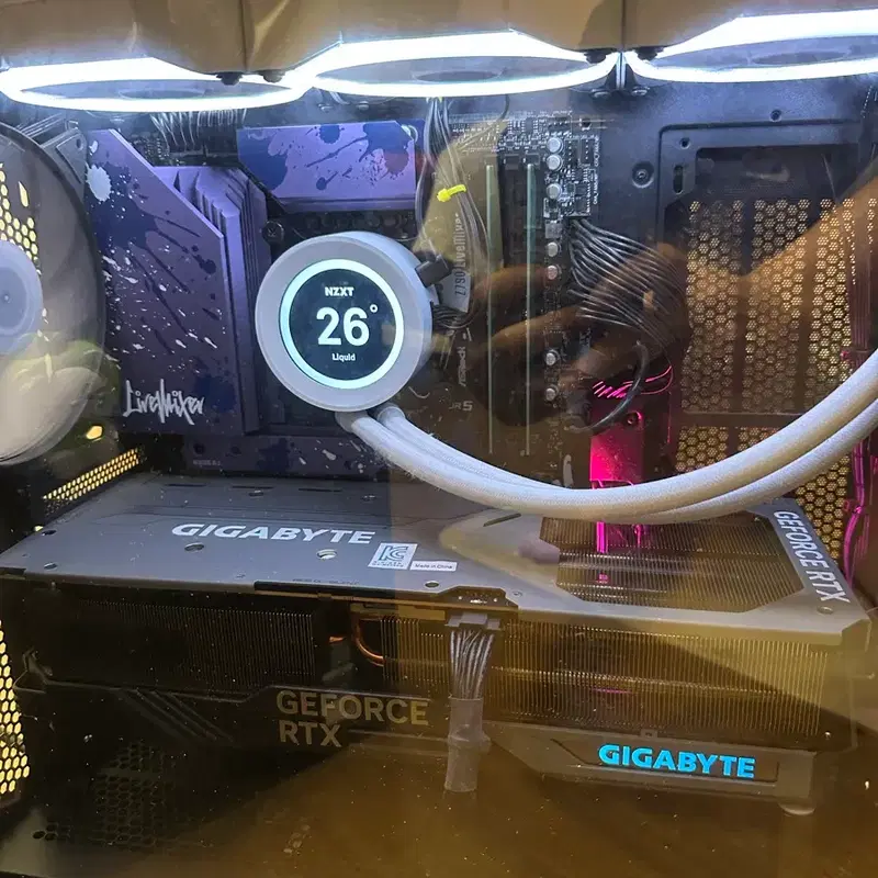 RTX4090그래픽카드 NZXT 수냉쿨러 포함