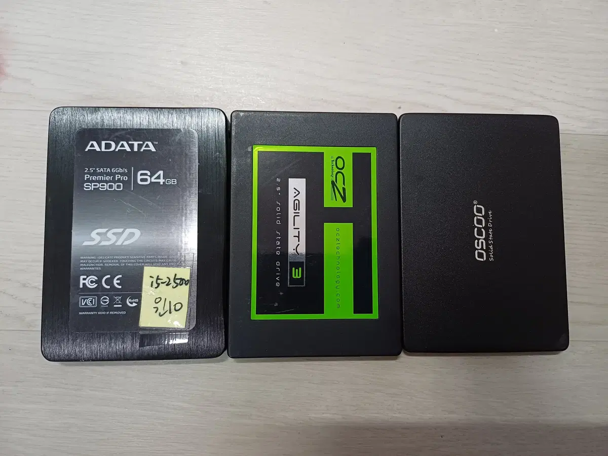 SSD 64GB 2개, 60GB 1개 일괄