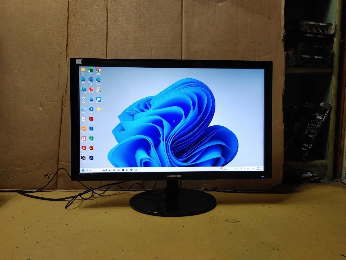 (8) 삼성 24인치 LED 컴퓨터 모니터 HDMI 지원 (동일 사이즈 50대 보유중