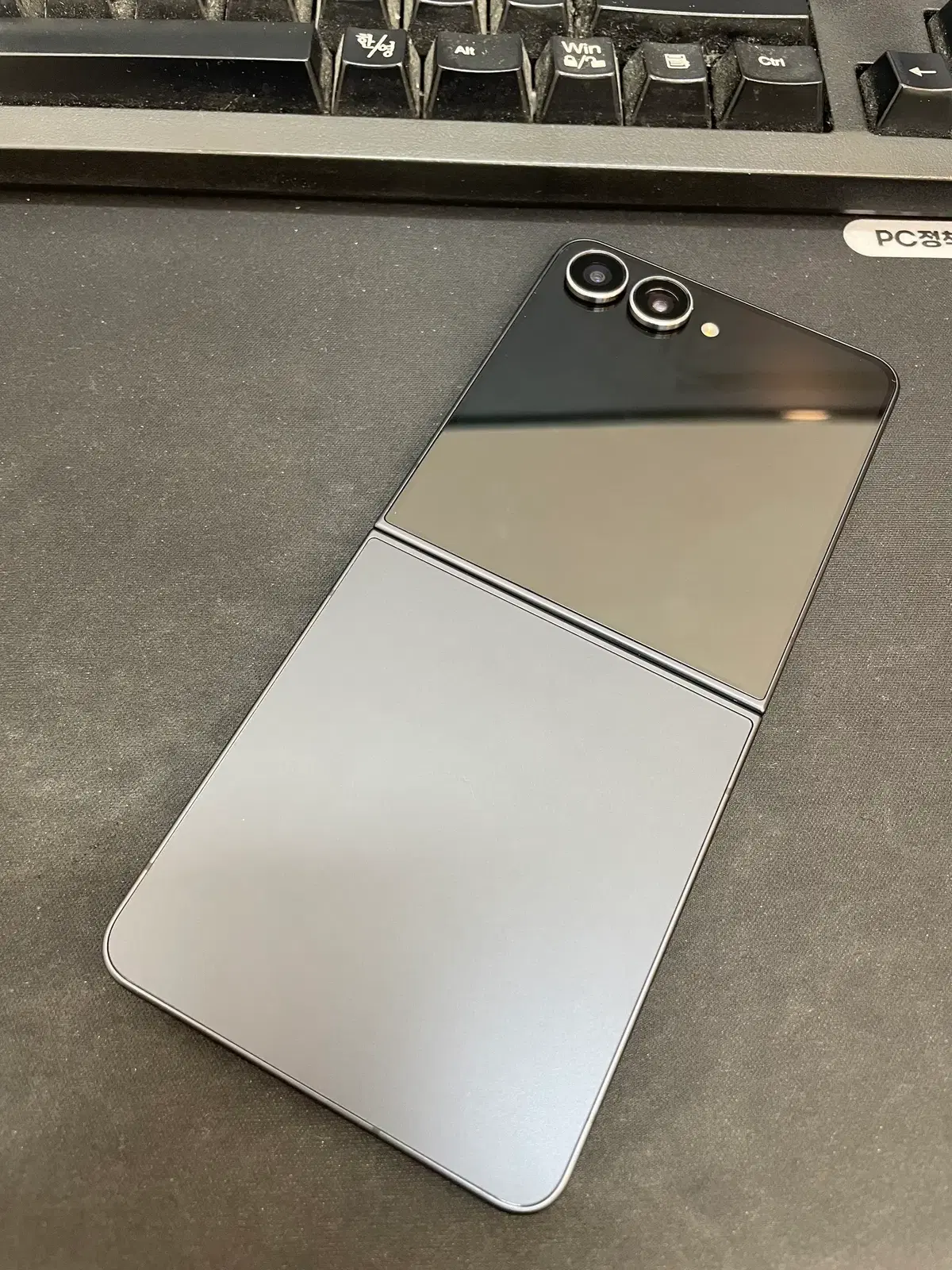 갤럭시Z플립7 블랙 512GB 무잔상 상태좋은 중고78만9천팝니다