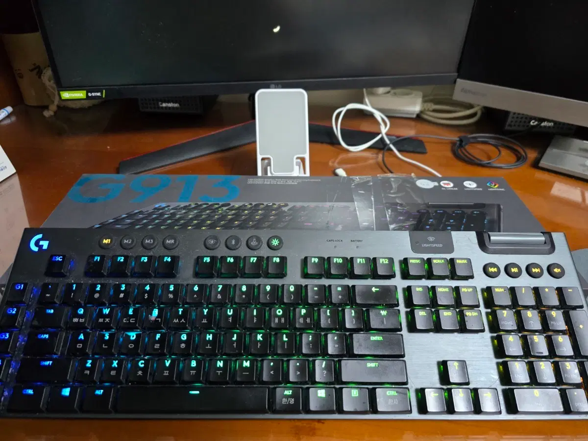 로지텍 g913 풀배열 무선 키보드 팝니다.