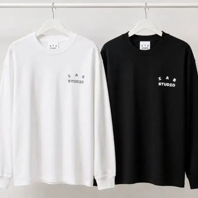 IAB STUDIO 긴팔 티셔츠 블랙/화이트