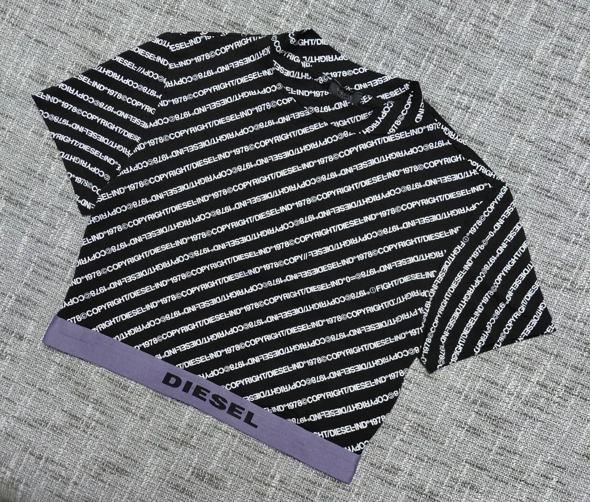 [S] DIESEL 올오버 로고 프린트 언더웨어 크롭 반팔 티셔츠