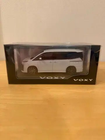 TOYOTA VOXY 미니카 1/30 색상 견본