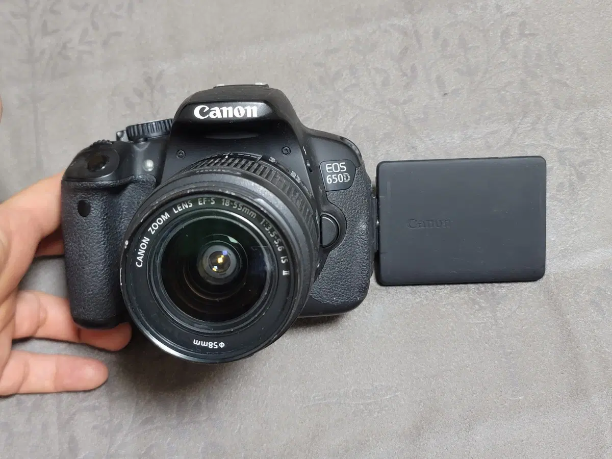 캐논 EOS 650D 18-55mm 렌즈 포함 단품