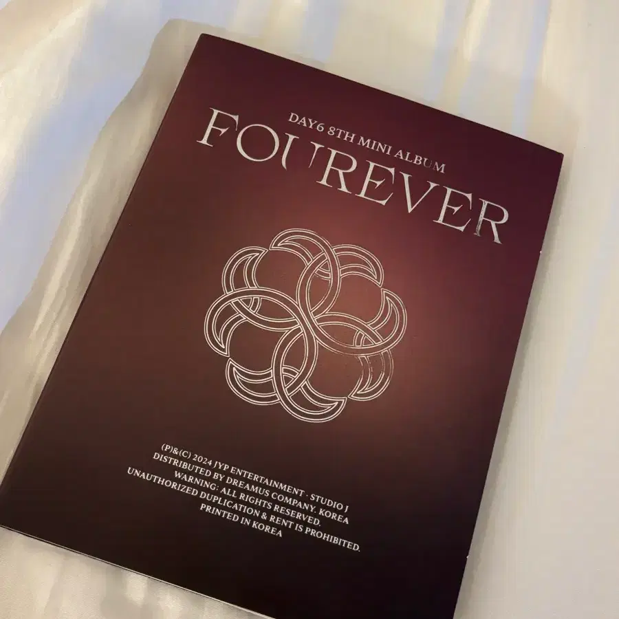 데이식스 FOUREVER 앨범(하자있음) 판매합니다!!