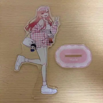 그 비스크 돌은 사랑을 한다 전 빅 아크릴 스탠드 핑크 코디