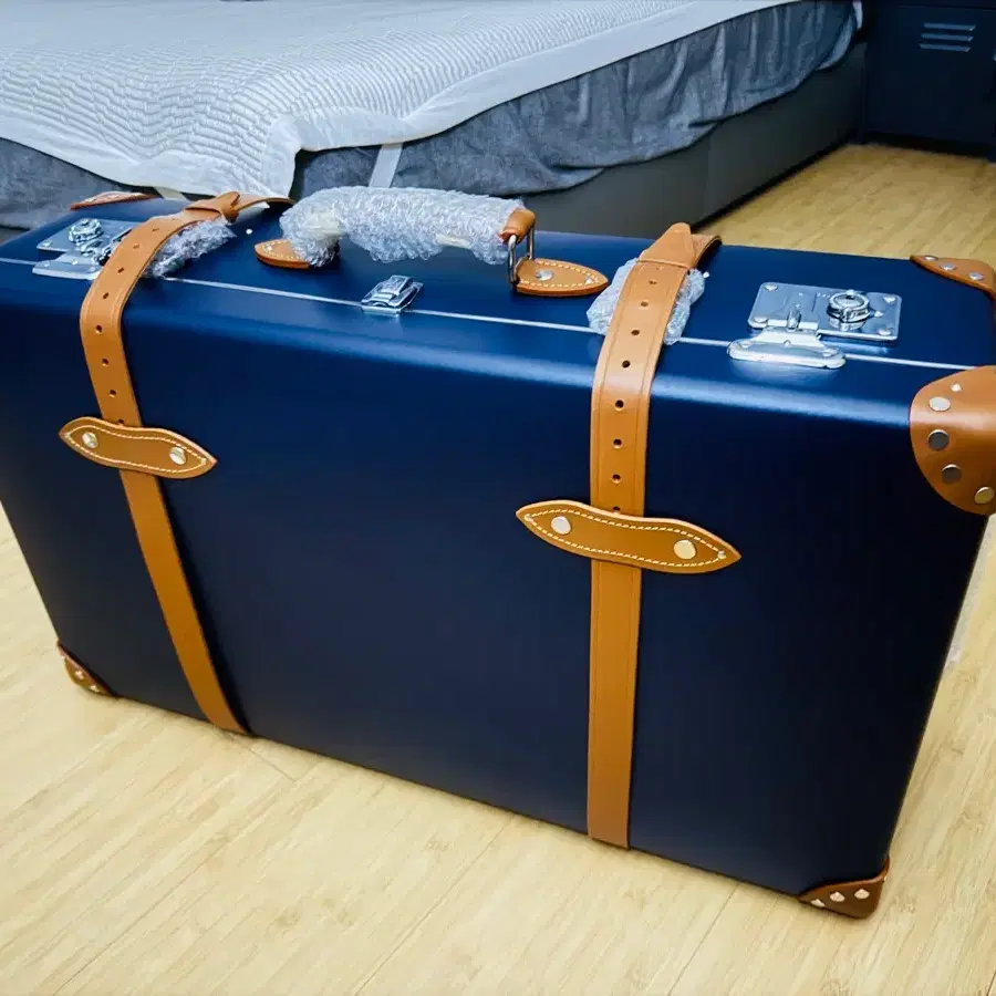 Globe-Trotter & Land Rover Heritage 트렁크 30인치 네이비 정품 (영국 제작)