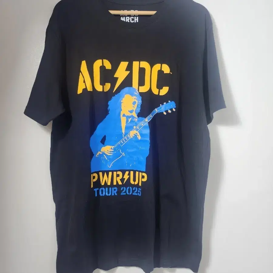 ACDC PWRUP TOUR 2025 x๋ฐํํฐ