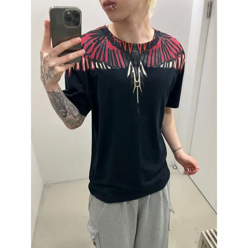 마르셀로불론 지오메트릭윙스 패치 반팔티 r4471