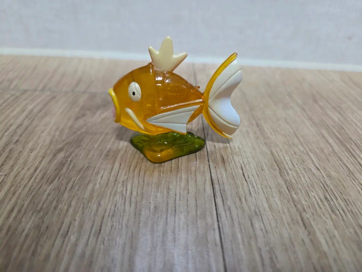 포켓몬 몬코레 클리어 잉어킹 이로치 피규어