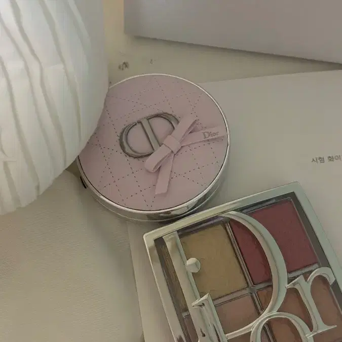 디올 쿠션 하이글로우를 매트쿠션으로 교환하실분 구해요