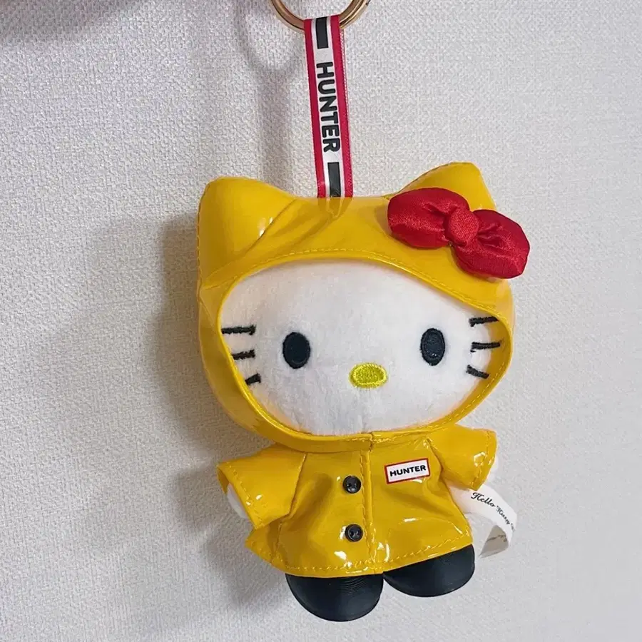 헌터 헬로키티 옐로우 레인코트 키링