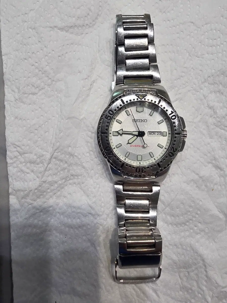 SEIKO SHC053 Quartz Watch ("White Knight") 다이버 시계