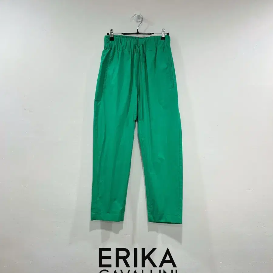 ERIKA CAVALLINI 에리카 카발리니 그린 밴딩 팬츠 (40)