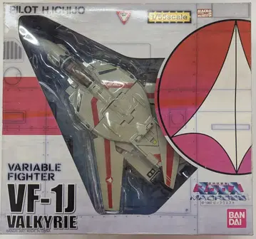 반다이 (타카토쿠 복각) VF-1J 이치죠 히카루기 1/55