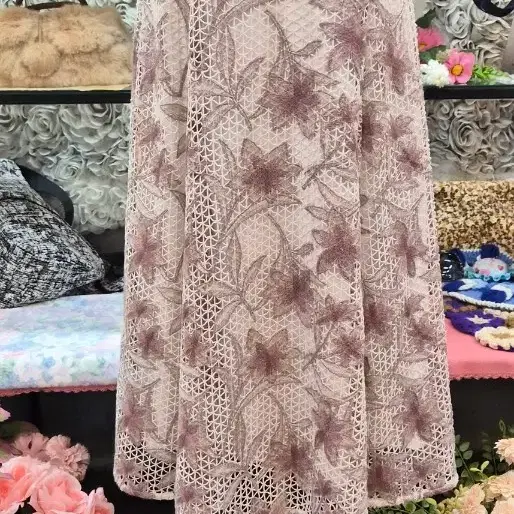 NOELA 레이스 + 자수 펀칭 플레어 롱스커트 55