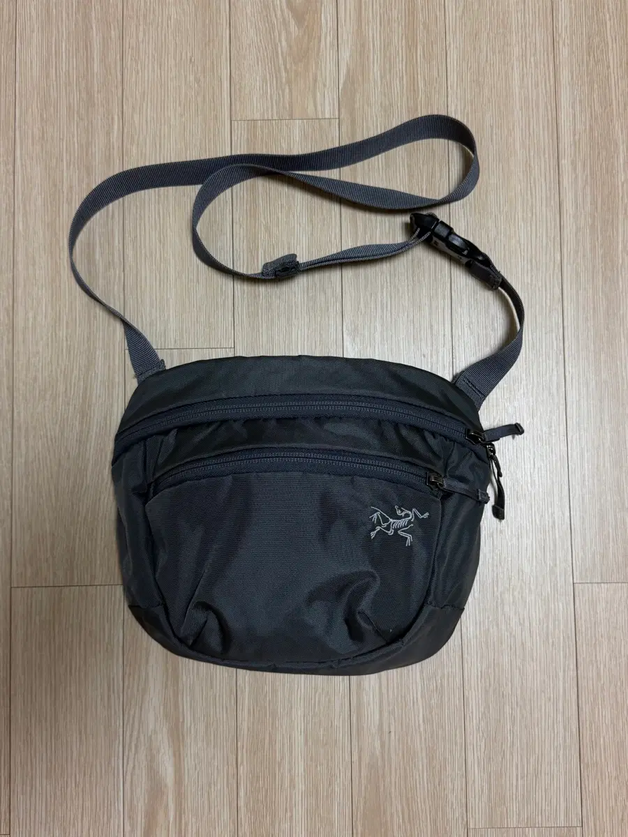 아크테릭스 맨티스 2 웨이스트팩 파일럿