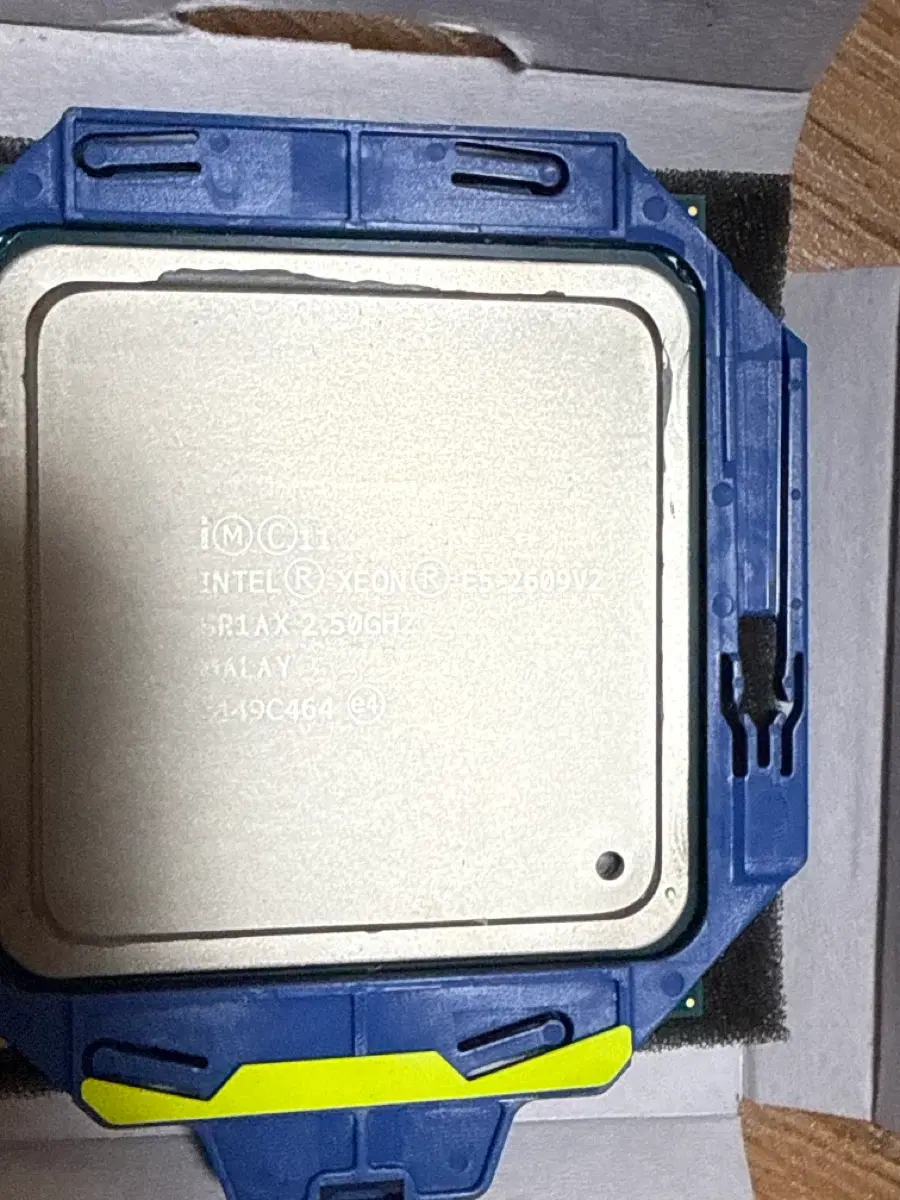 인텔 제온 E5-2609V2 CPU