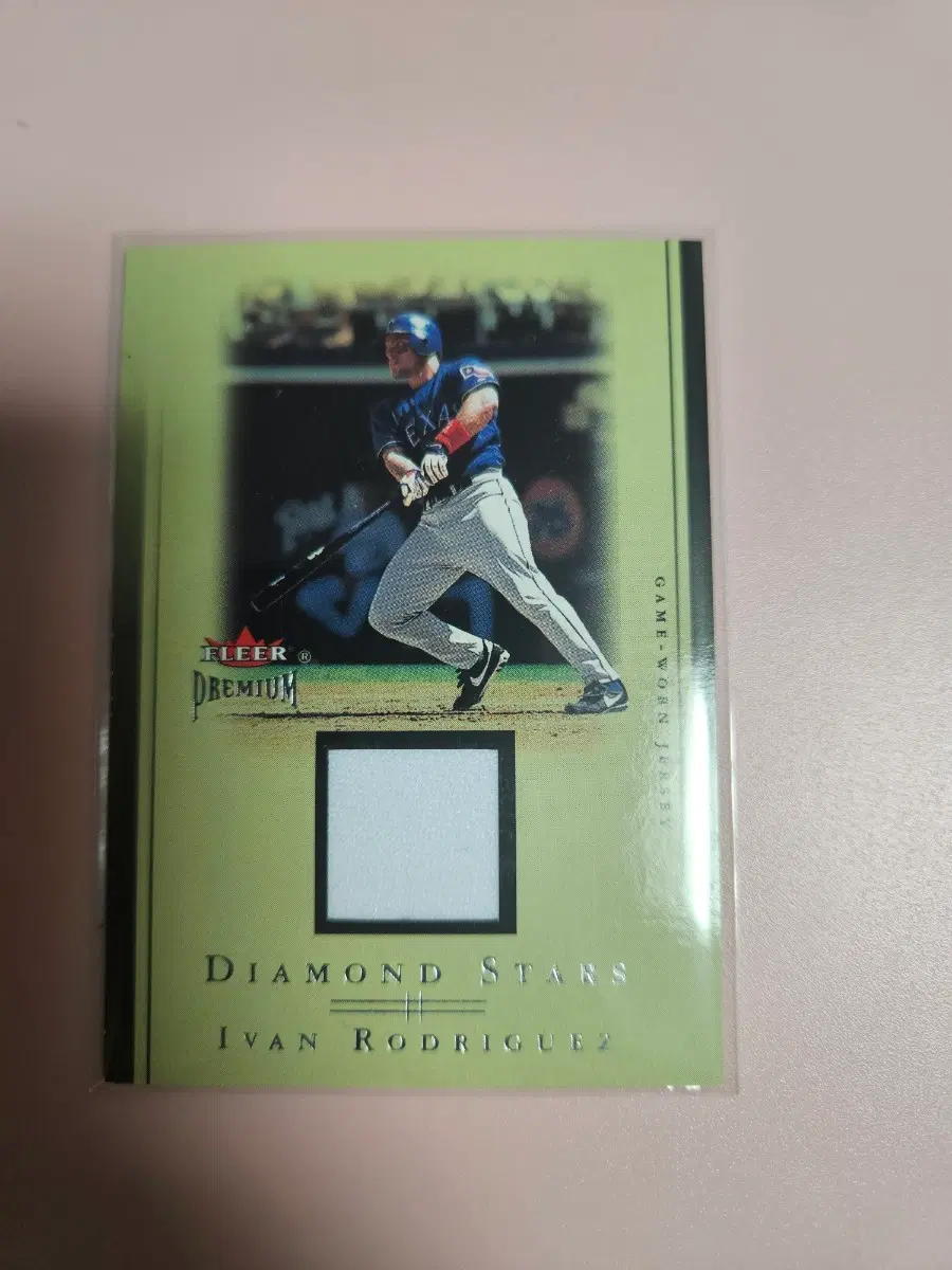 텍사스)이반 로드리게즈 2003 Fleer 저지 카드