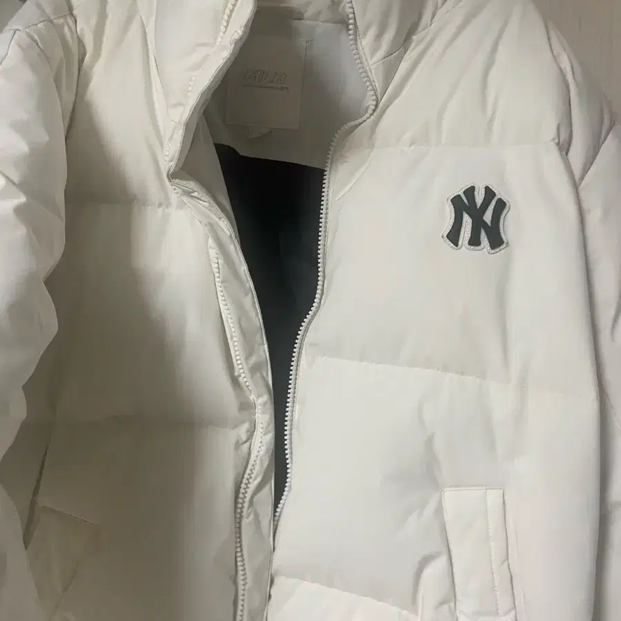 MLB 뉴욕 양키스 패딩 아이보리