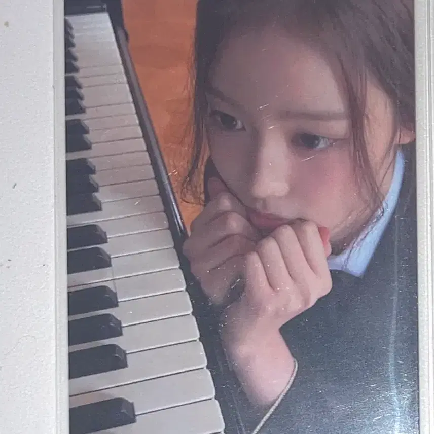 Izna 情勢費 2025 PHOTOBOOK カセットロン