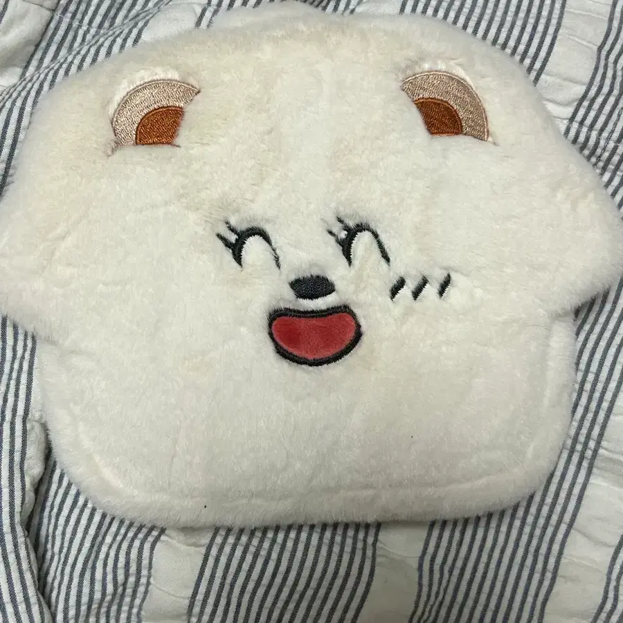 위찌 밤긋 파우치