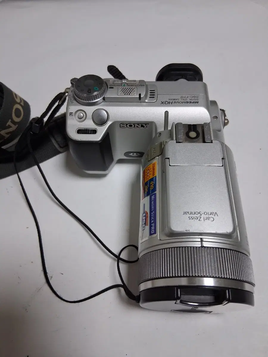 소니 DSC-F717 칼자이스 Vario-Sonnar 카메라