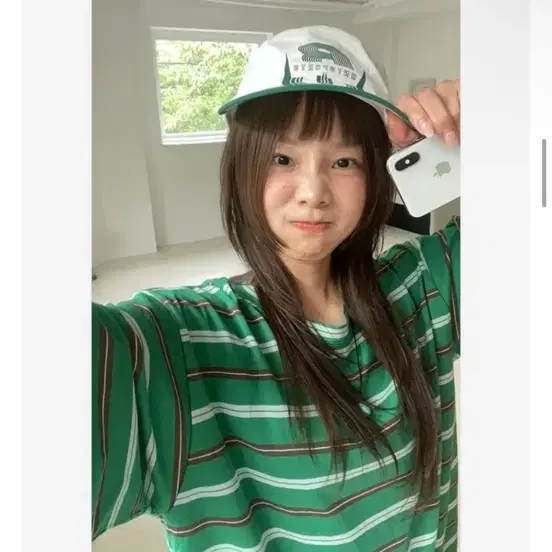 민희진깔 초록 스트라이프 반팔