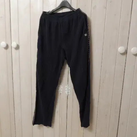 필라 면 트레이닝 팬츠