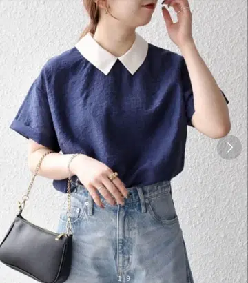 카라 부착 반팔 블라우스 네이비