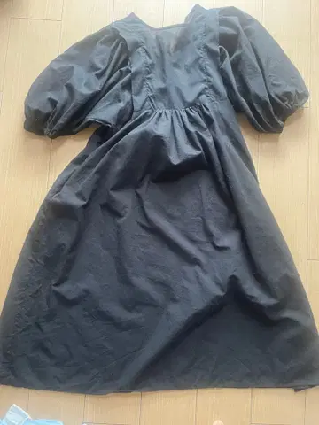 볼륨 슬리브 롱 원피스 블랙
