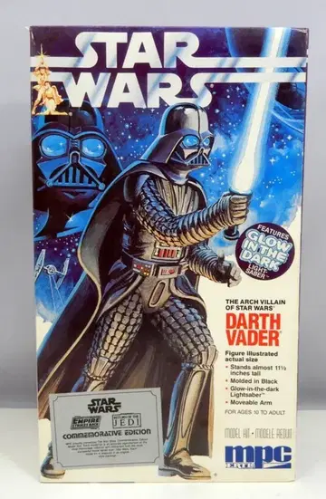 MPC / ERTL AUTHENTIC SCALE MODEL KIT DARTH VADER ( GLOW IN THE DARK )