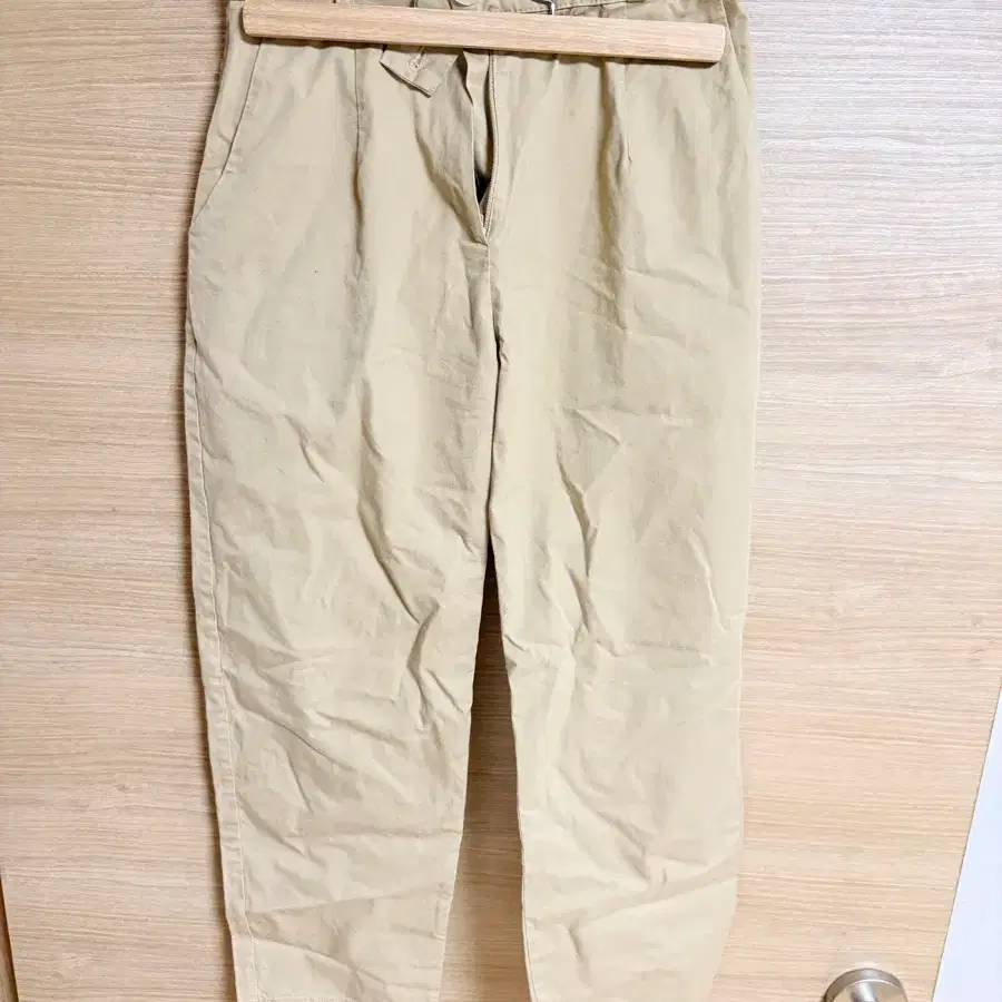 [F] 베이지 면바지