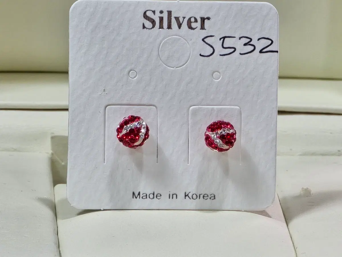 실버포스트 S532 큐빅 볼 귀걸이
