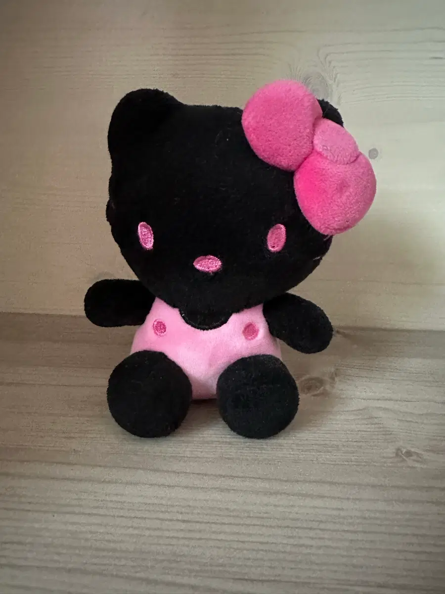 블랙 헬로키티 인형