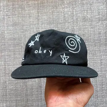 OBEY 캡 별 패턴 자수