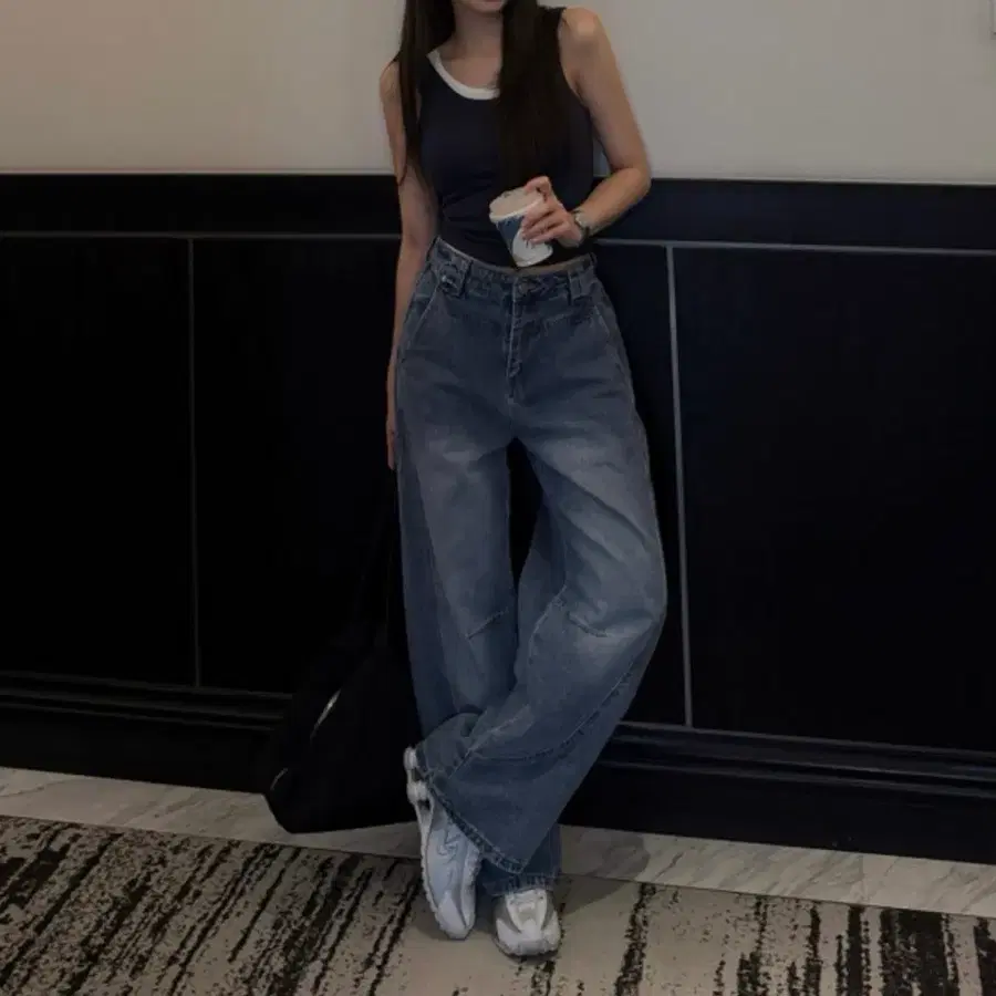 로엔 리커브드 와이드 데님 팬츠 M 중청 청바지